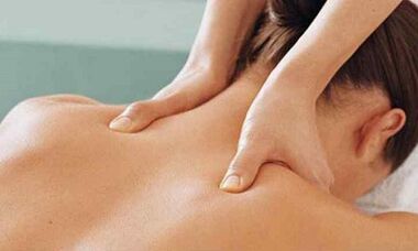 Massage the neck spine with osteochondrosis